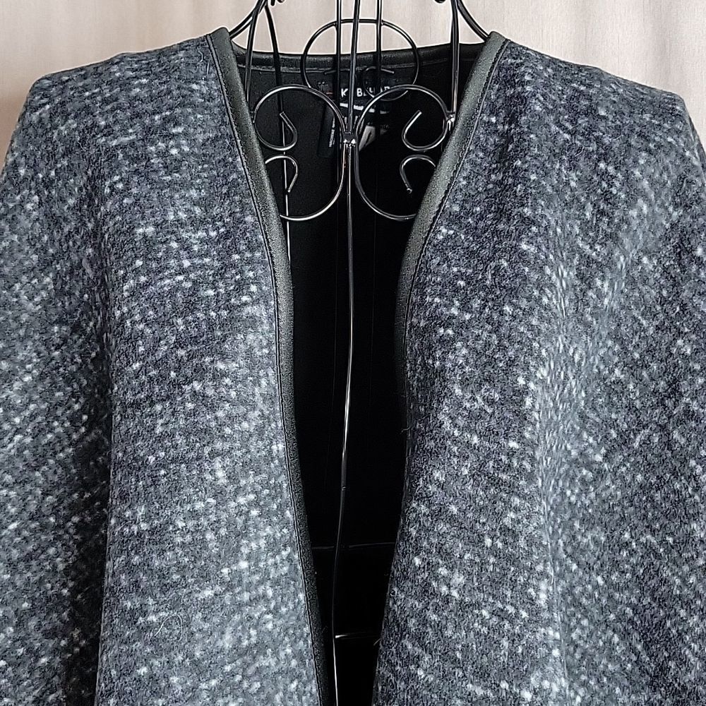 IKE BEHAR Gray Marled Cape One Size - Picture 2 of 5